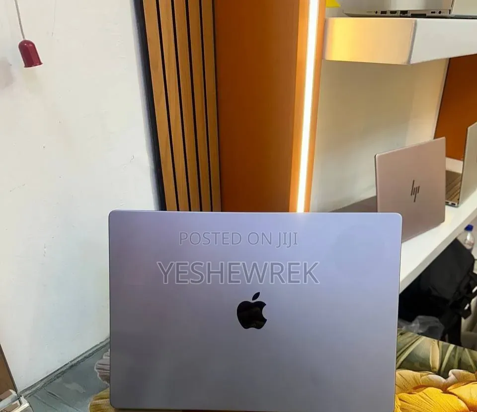 New Laptop Apple MacBook Pro 2019 32GB Apple M1 SSD 512GB