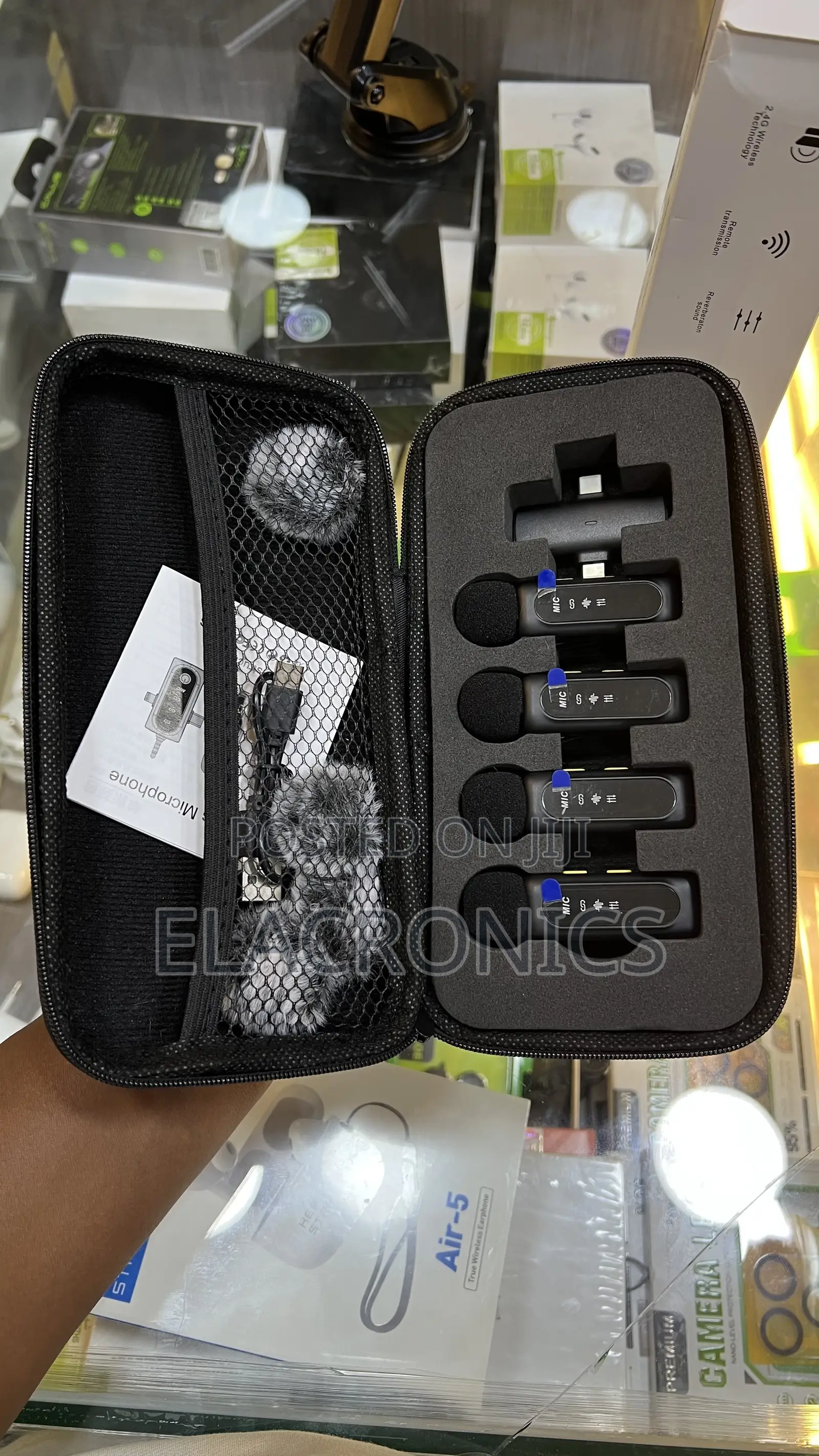 T90 Wireless Lavalier Mic 1 to 4 Mics