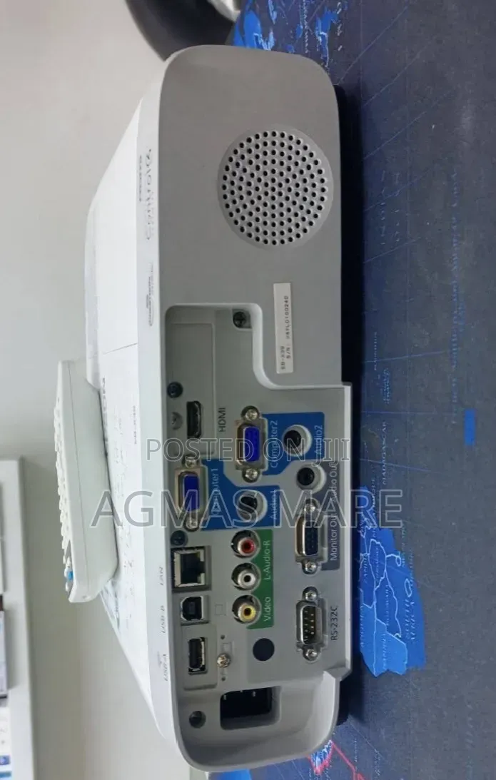 Epson X39 Projector 
Projection System:40