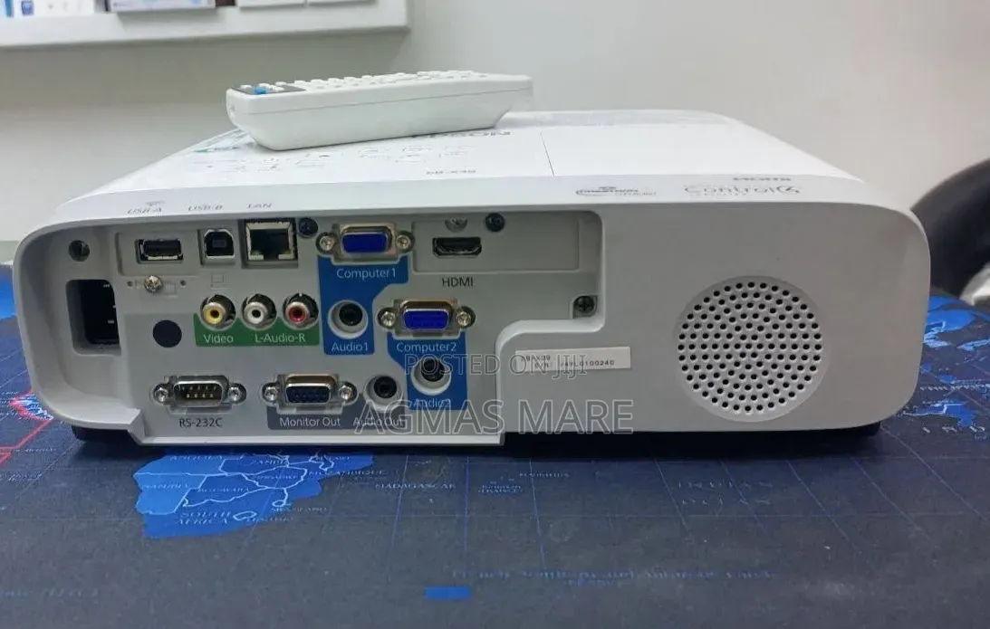 Epson X39 Projector 
Projection System:40