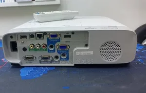 Epson X39 Projector 
Projection System:40