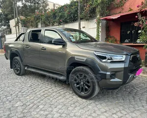 Toyota Hilux 2022 Green