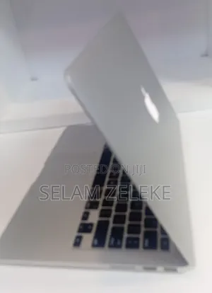 New Laptop Apple MacBook 2013 8GB Intel Core i5 SSD 256GB