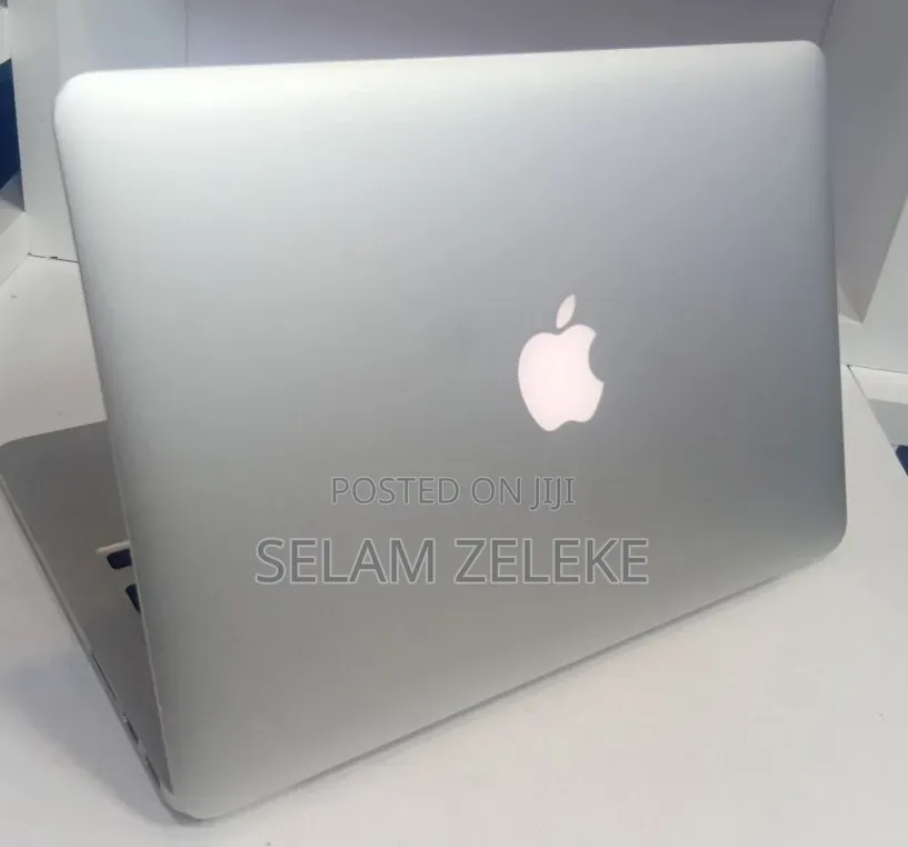 New Laptop Apple MacBook 2013 8GB Intel Core i5 SSD 256GB