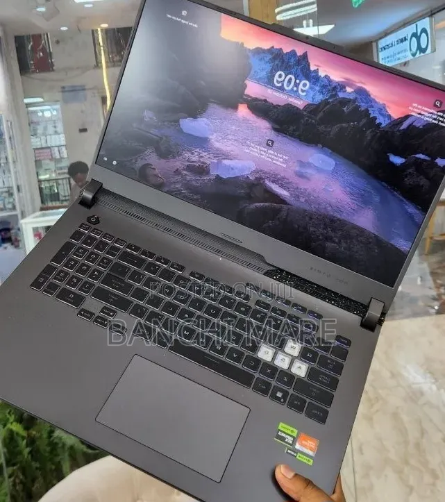 New Laptop Asus ROG Strix G17 16GB AMD Ryzen 9 SSD 1T