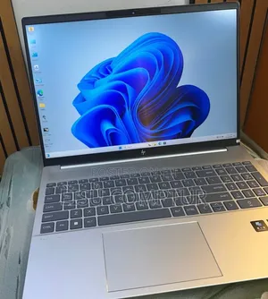 New Laptop HP Pavilion 17 16GB Intel Core i7 SSD 1T