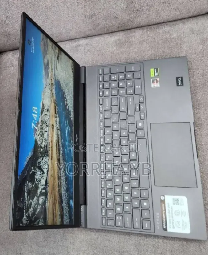 New Laptop HP Victus 15 16GB AMD Ryzen 7 SSD 1T