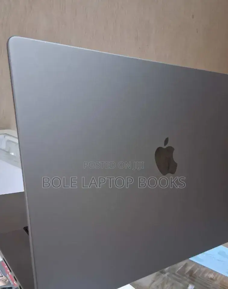 New Laptop Apple MacBook Pro 2021 M1 16GB Apple M1 SSD 1T