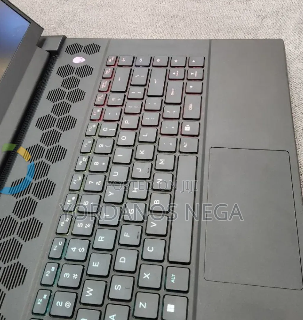 New Laptop Alienware M16 R1 16GB AMD Ryzen 9 SSD 1T