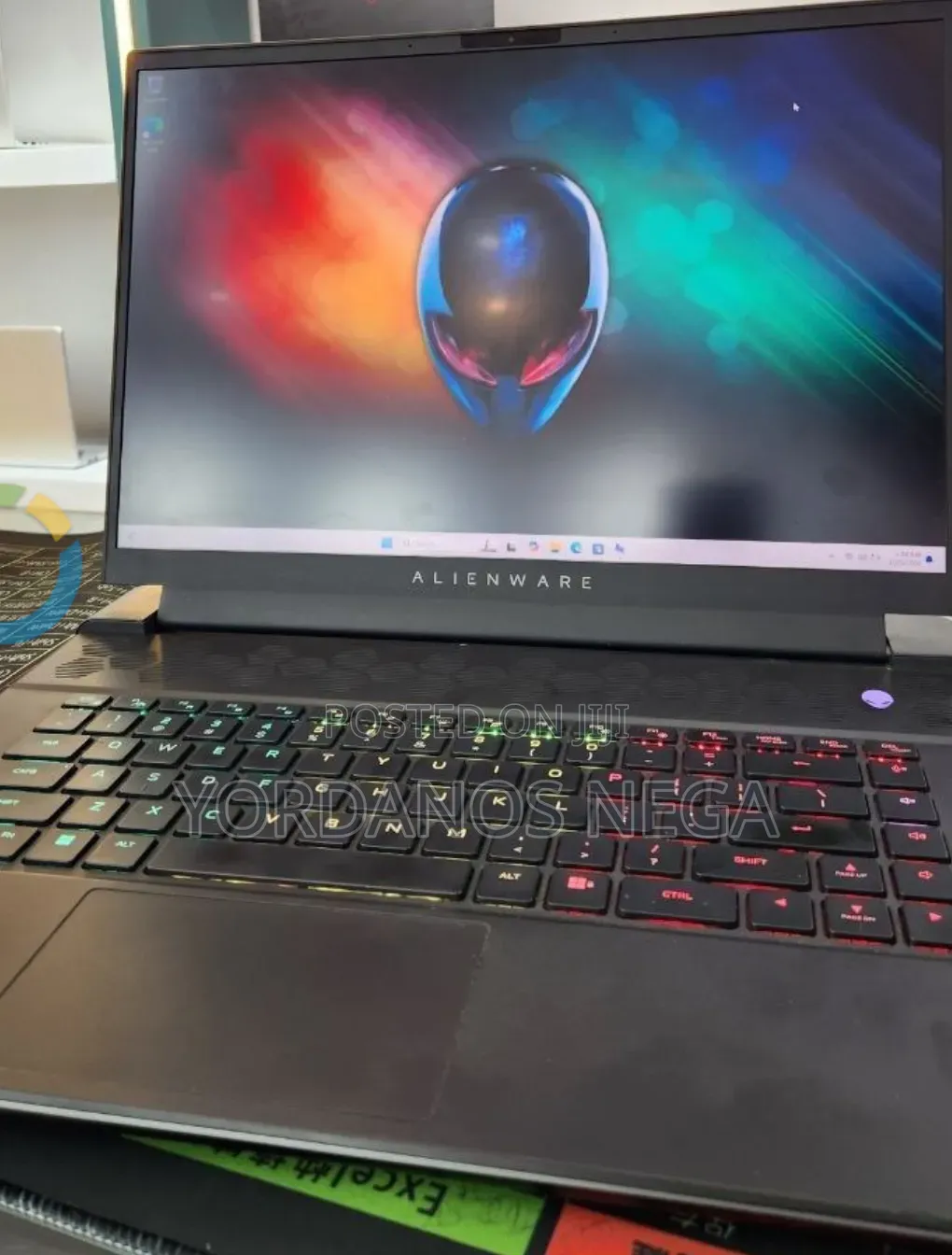 New Laptop Alienware M16 R1 16GB AMD Ryzen 9 SSD 1T