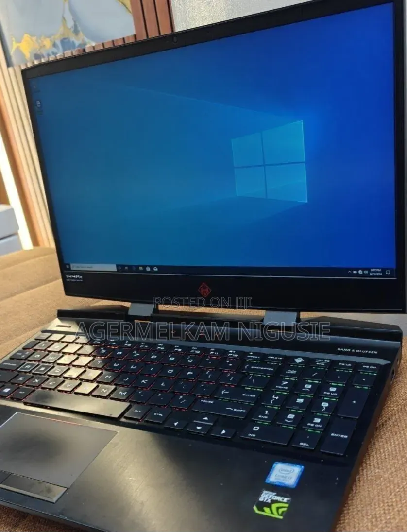 New Laptop HP OmniBook 3 16GB Intel Core i7 SSD 512GB