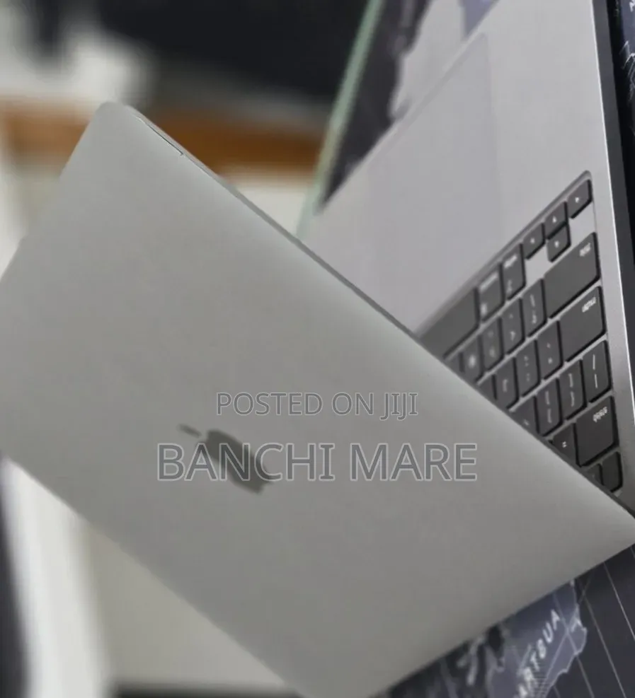 New Laptop Apple MacBook Pro 2020 M1 16GB Apple M1 SSD 512GB