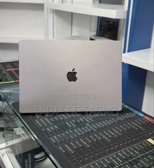 New Laptop Apple MacBook Pro 2021 M1 32GB Apple M1 Pro SSD 512GB