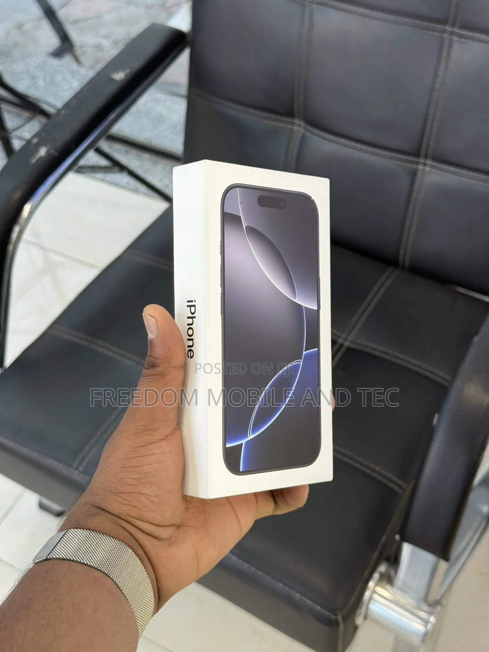 New Apple iPhone 16 Pro 128 GB Black