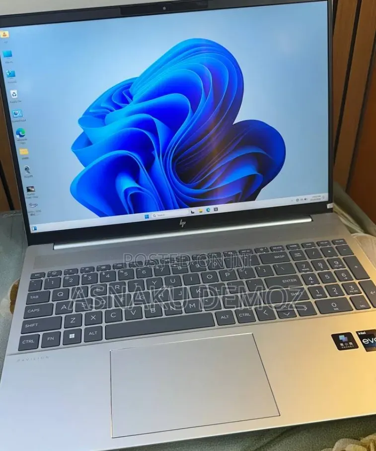 New Laptop HP Pavilion 14 16GB Intel Core i7 SSD 1T