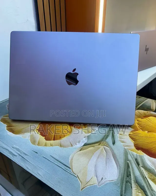 New Laptop Apple MacBook Pro 2021 M1 32GB Apple M1 SSD 512GB