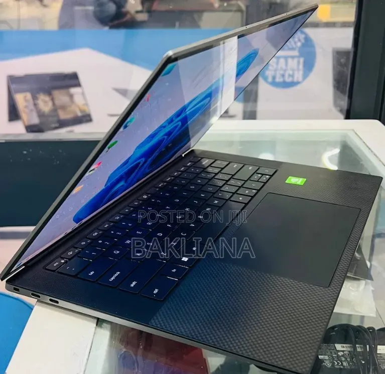 New Laptop Dell Precision 5570 16GB Intel Core i7 SSD 512GB
