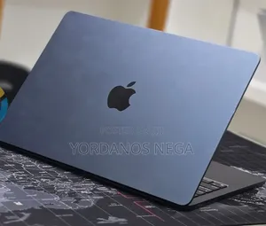 New Laptop Apple MacBook Air 2022 M2 8GB Apple M2 SSD 256GB