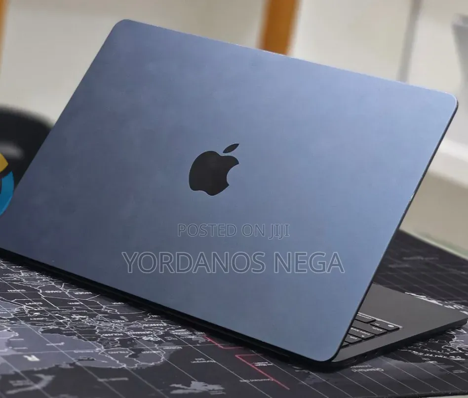 New Laptop Apple MacBook Air 2022 M2 8GB Apple M2 SSD 256GB