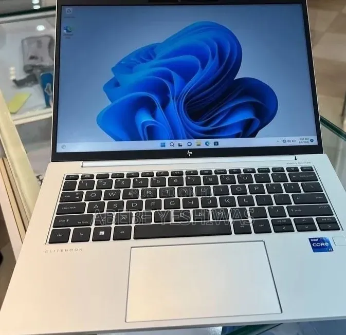 New Laptop HP EliteBook 840 G9 16GB Intel Core i7 SSD 512GB