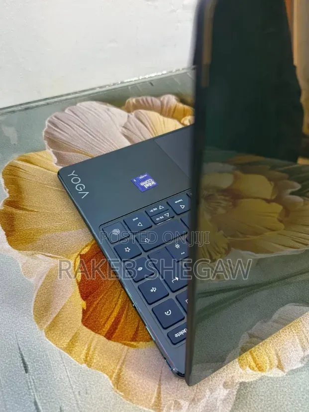 New Laptop Lenovo Yoga 7i 16GB Intel Core Ultra 7 SSD 512GB