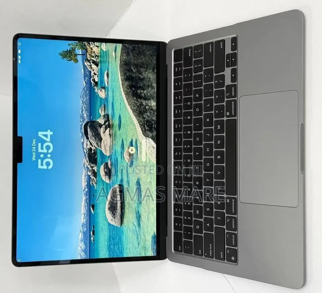 New Laptop Apple MacBook Pro 2022 M2 8GB Apple M2 SSD 512GB