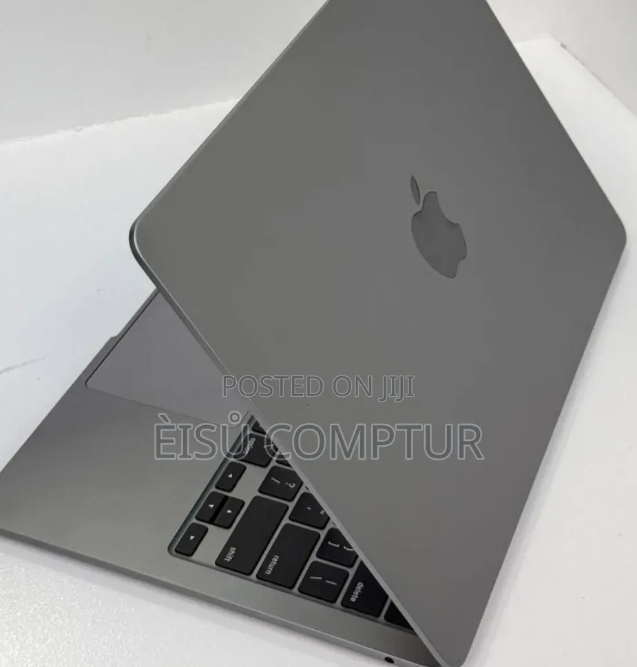 New Laptop Apple MacBook Pro 2022 M2 8GB Apple M2 SSD 512GB