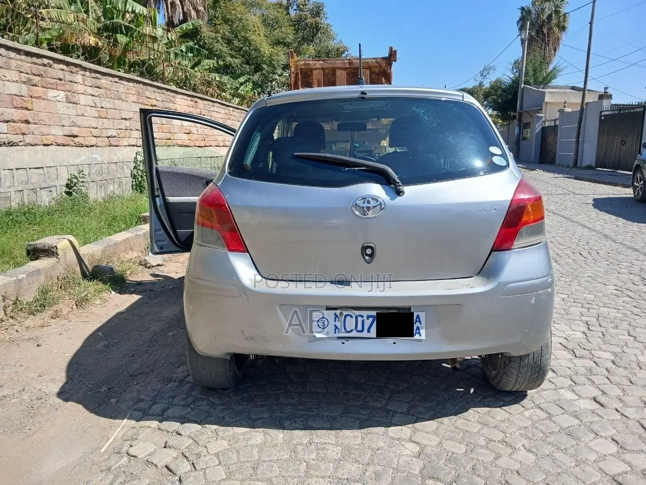Toyota Yaris Base Hatchback 3dr 2010 Gray