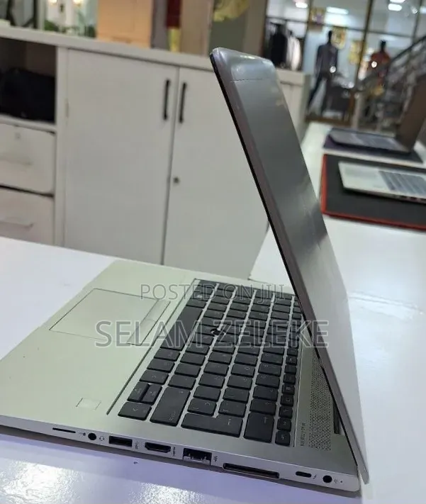 New Laptop HP EliteBook 830 G5 8GB Intel Core i5 SSD 512GB