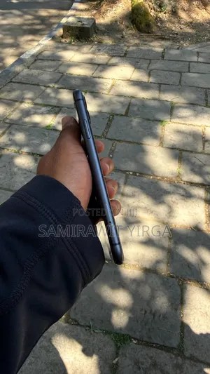 Apple iPhone 11 64 GB Black