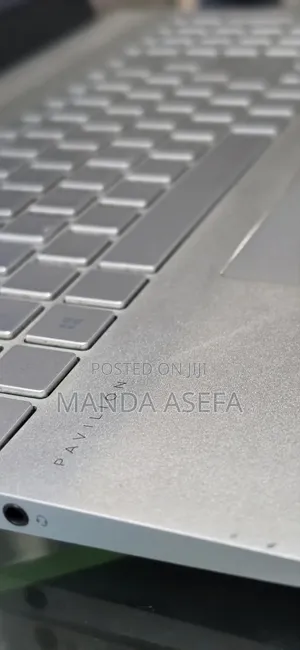 New Laptop HP Pavilion 15 8GB Intel Core i5 SSD 256GB