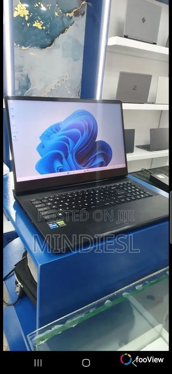 New Laptop MSI GP75 Leopard 16GB Intel Core i7 SSD 512GB
