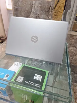 New Laptop HP Pavilion 15 8GB Intel Core i5 SSD 256GB