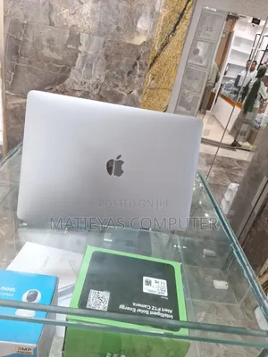 New Laptop HP Pavilion 15 8GB Intel Core i5 SSD 256GB