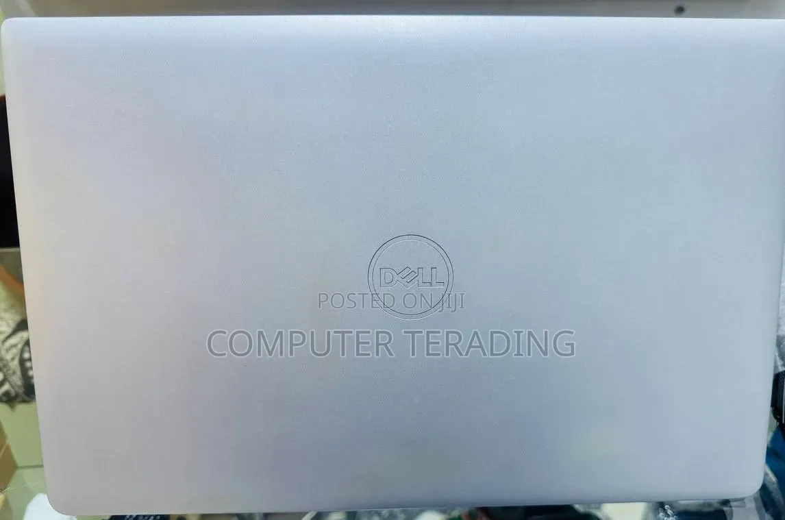 New Laptop Dell Inspiron 15 3581 16GB Intel Core i7 SSD 1T