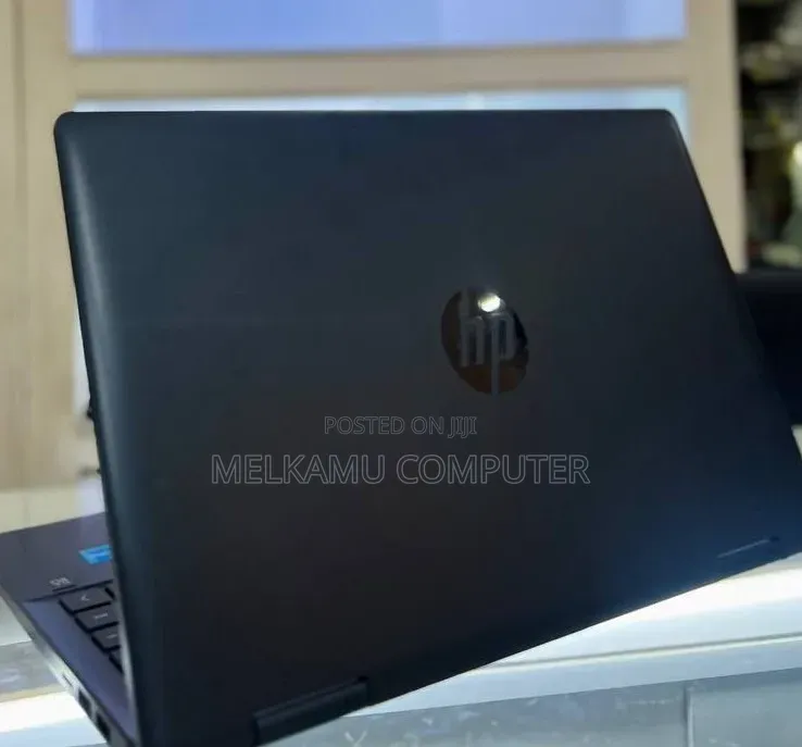 New Laptop HP Pavilion x360 8GB Intel Core i3 SSD 256GB