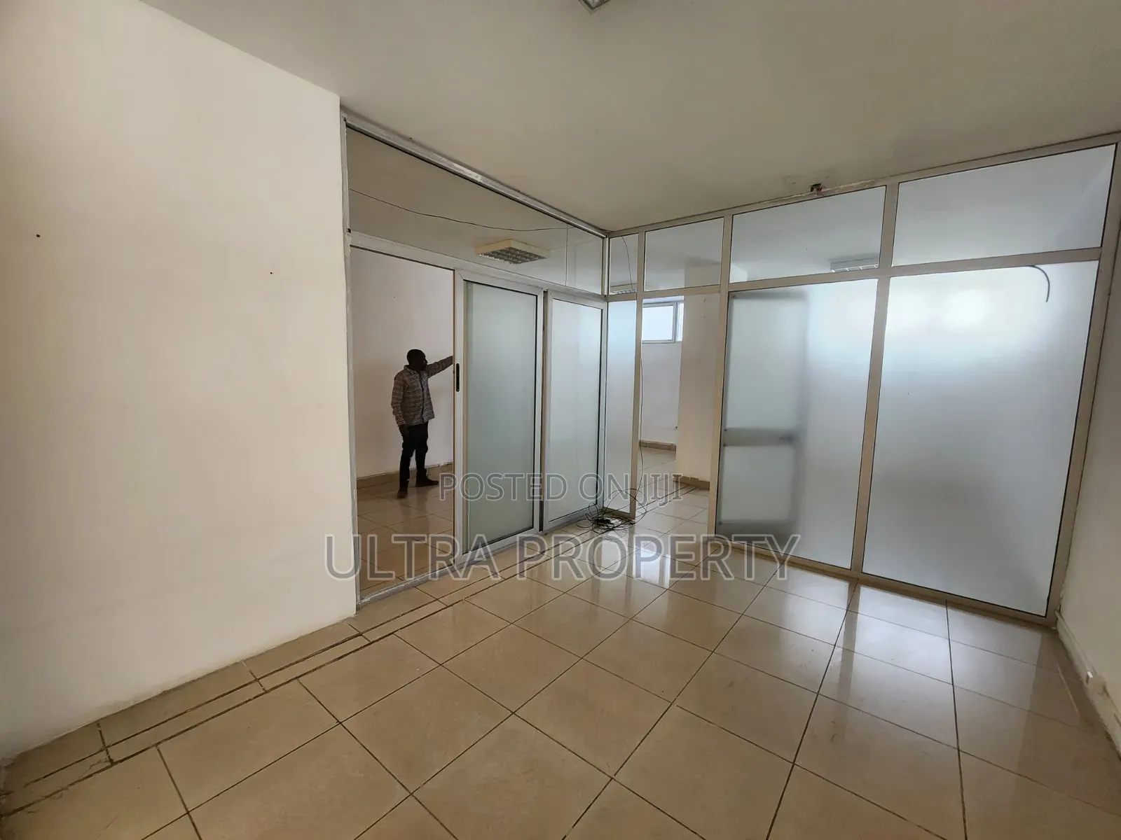 50 SQM Office Space for Rent – Prime Location