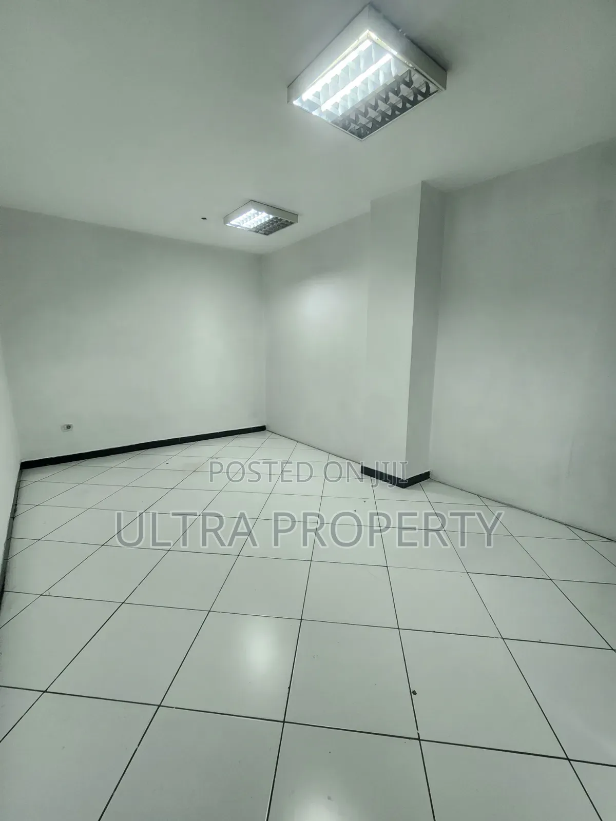17 SQM Office for Rent – Prime Location, Kazanchis