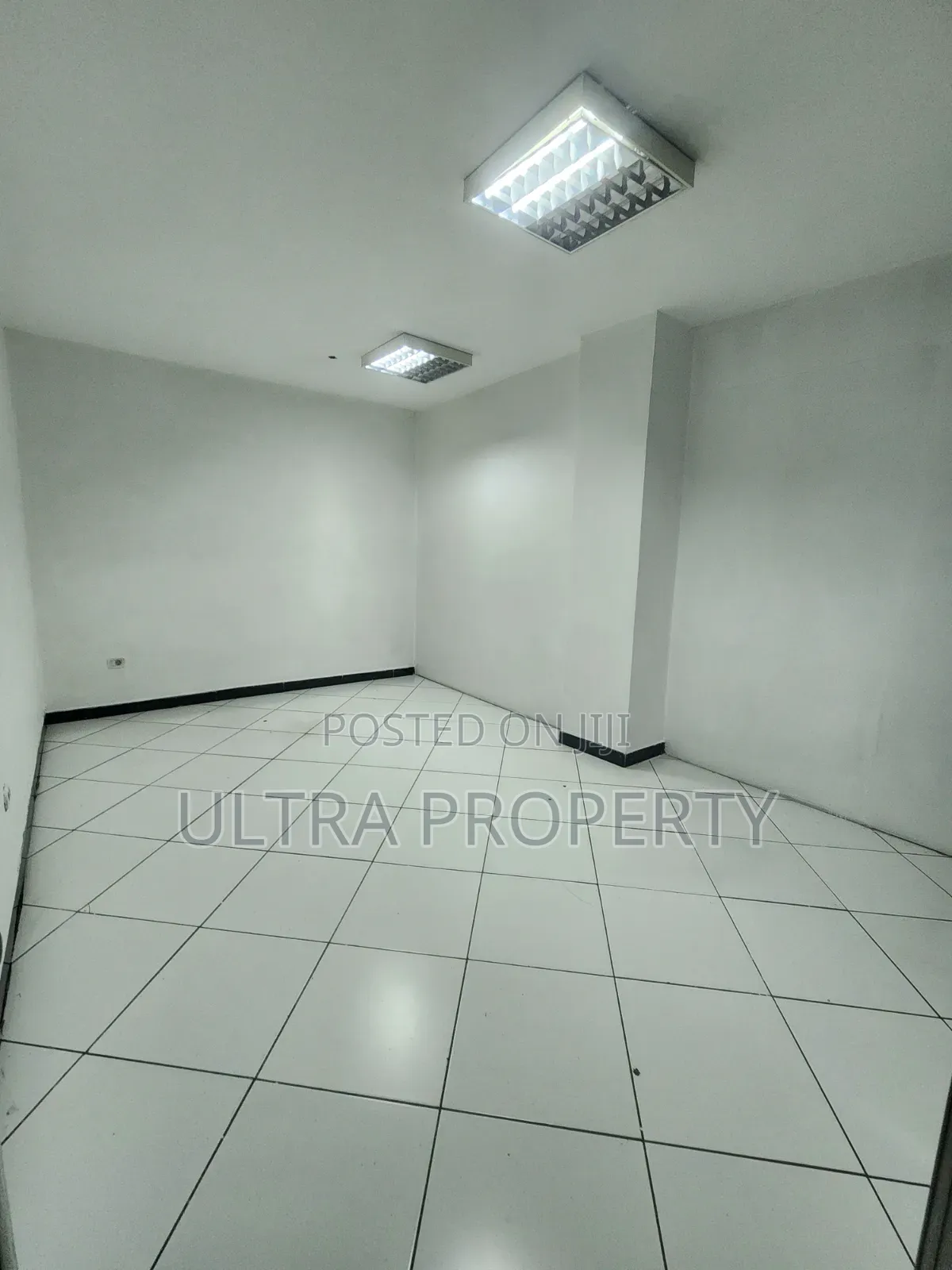 17 SQM Office for Rent – Prime Location, Kazanchis