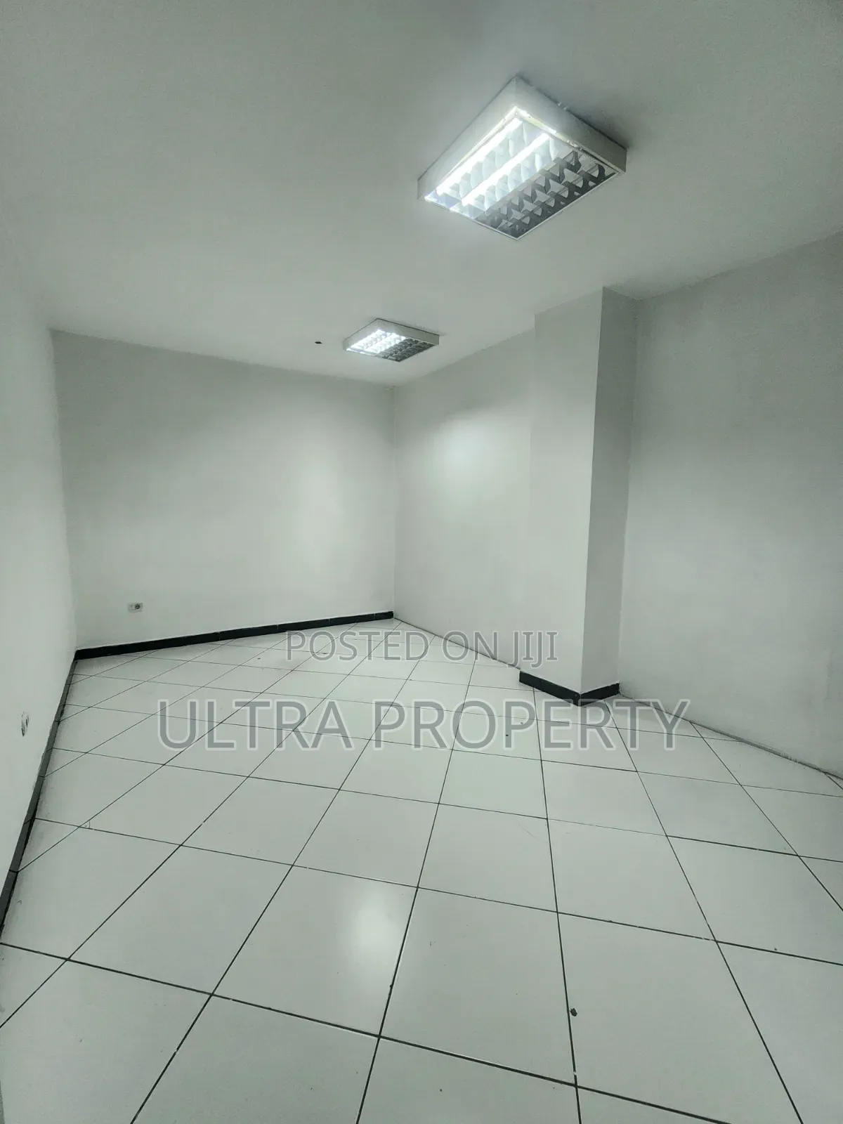 17 SQM Office for Rent – Prime Location, Kazanchis