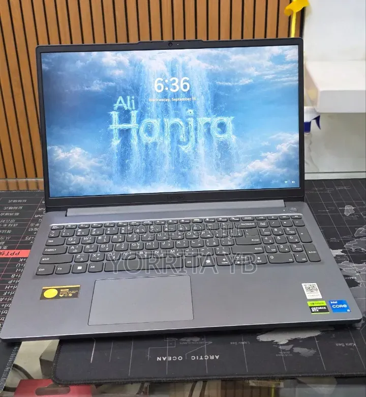 New Laptop Lenovo LOQ 15AHP10 12GB Intel Core i5 SSD 512GB