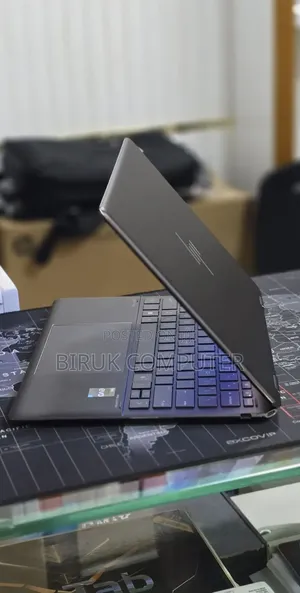 New Laptop HP Spectre X360 13 16GB Intel Core i7 SSD 512GB
