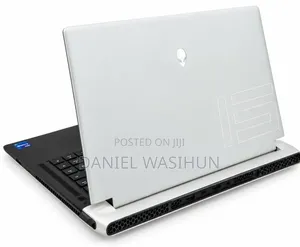 New Laptop Alienware 15 R2 16GB Intel Core i7 SSD 1T