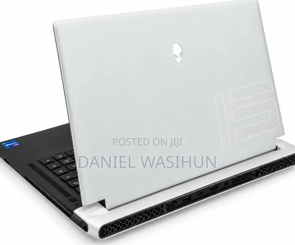 New Laptop Alienware 15 R2 16GB Intel Core i7 SSD 1T