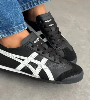 Onitsuka Tiger Mexico 6 Black/White Fashion Sneaker Shoe