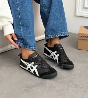 Onitsuka Tiger Mexico 6 Black/White Fashion Sneaker Shoe