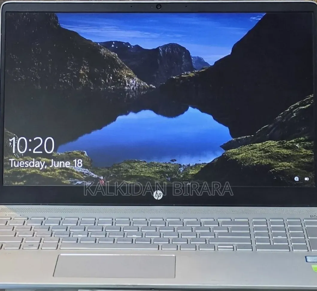 New Laptop HP Pavilion 15 8GB Intel Core i5 SSD 256GB