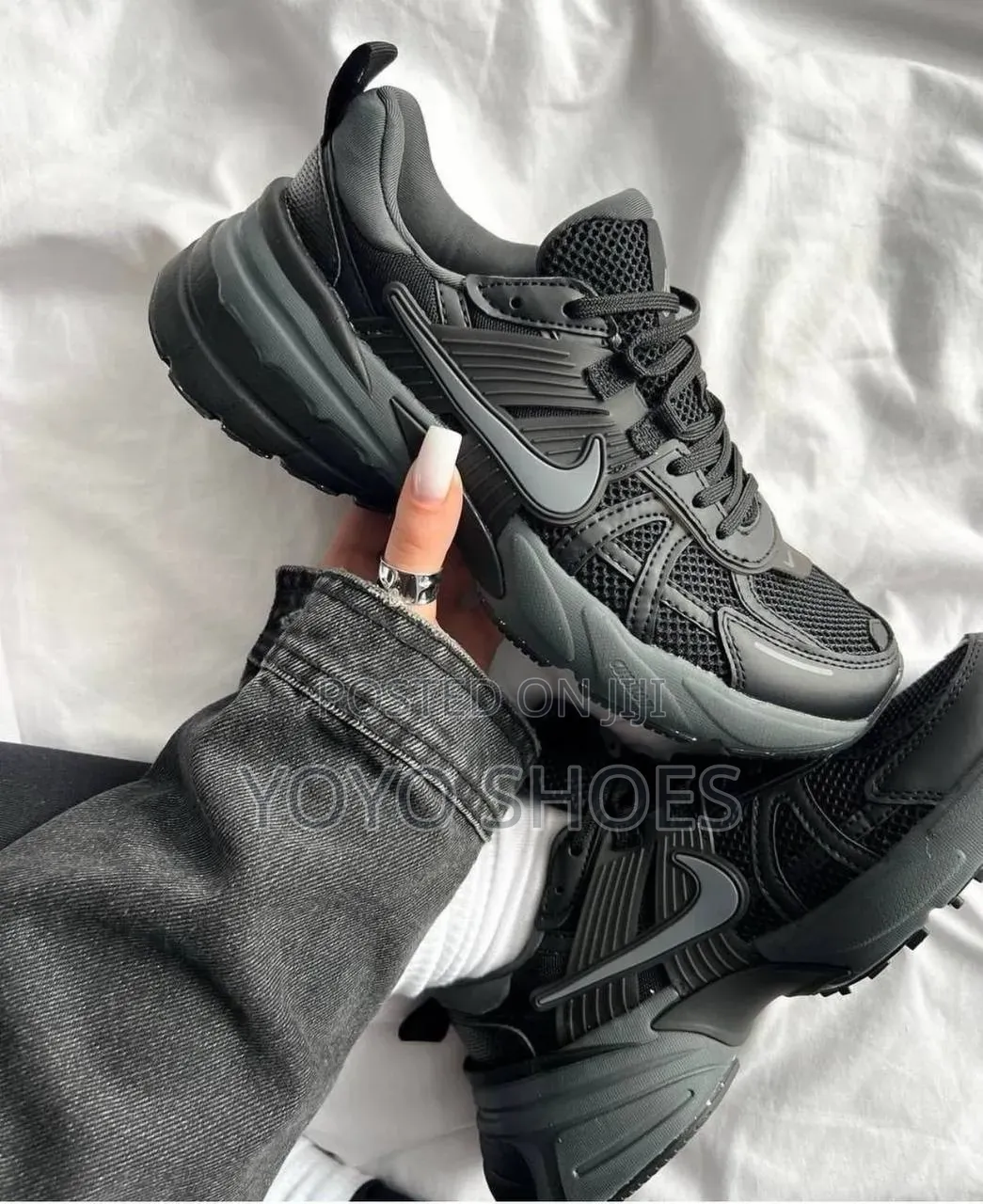 Nike V2K Run in the Black / Anthracite / Dark Smoke Grey Woman Shoes