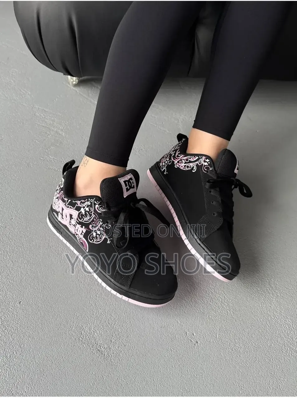DC Shoes Pixie / Court Graffik Low-Top Skate Unisex Fashion Sneaker