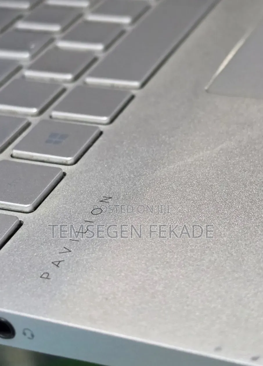 New Laptop HP Pavilion 15 8GB Intel Core i5 SSD 256GB